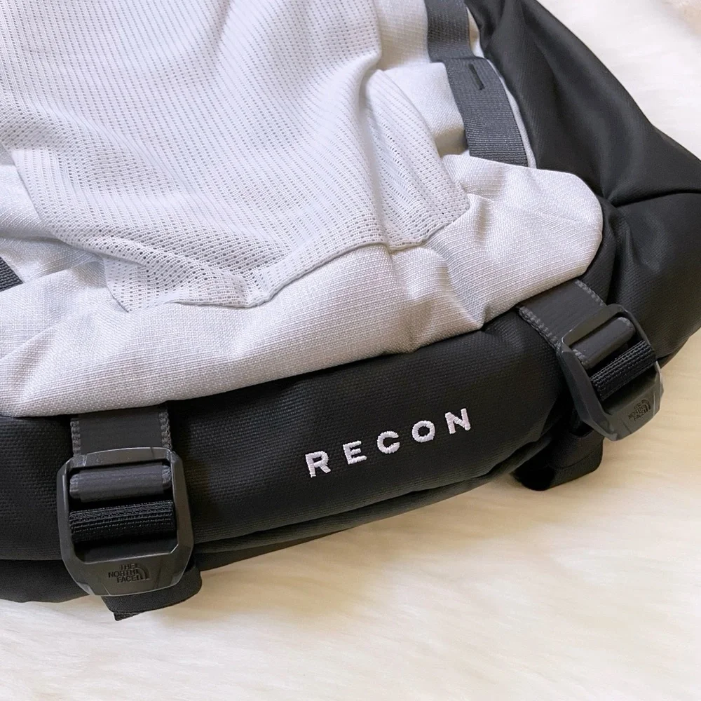 The North Face Recon 30 Liter Backpack